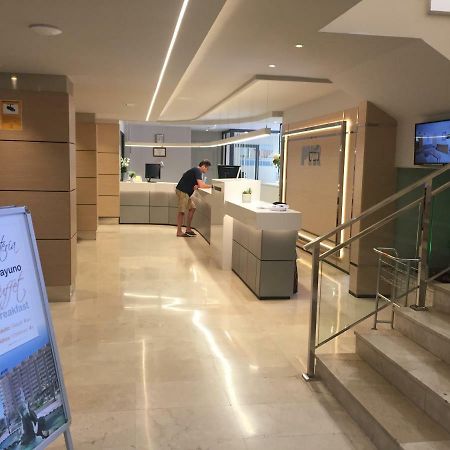 Studio Aparthotel Pyr Fuengirola Kültér fotó